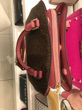 Load image into Gallery viewer, Michael Kors Savannah Satchel